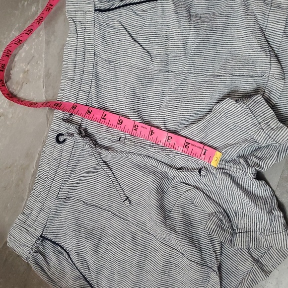 Lole Striped White & Navy Blue Women's Mini Shorts. Linen Blend. 4". Size L. - Picture 10 of 11